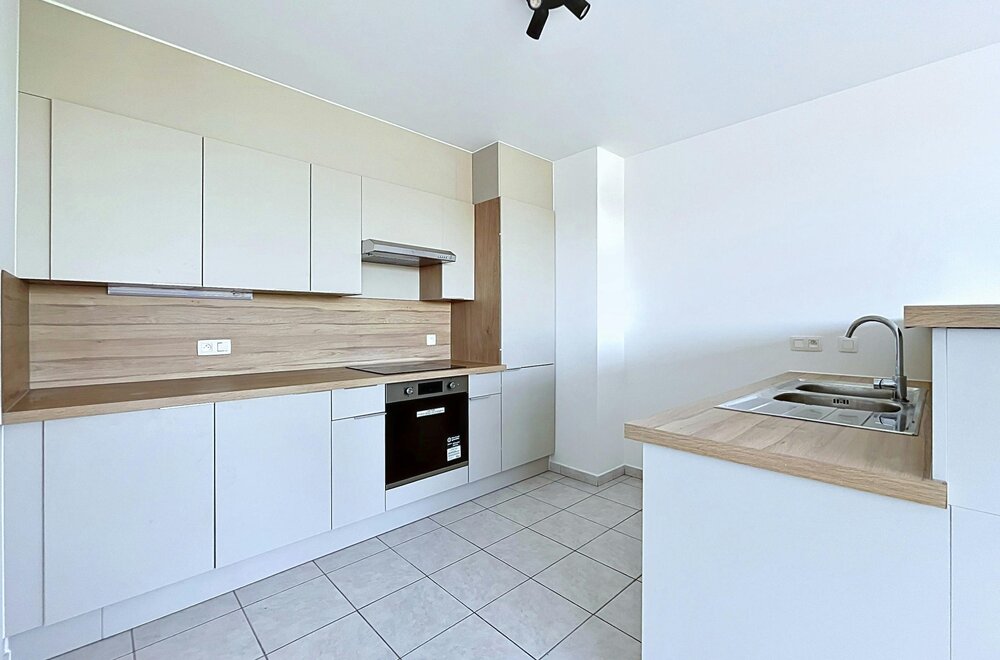appartement-met-2-slaapkamers-en-garage-aan-het-station-van-eeklo003.jpg