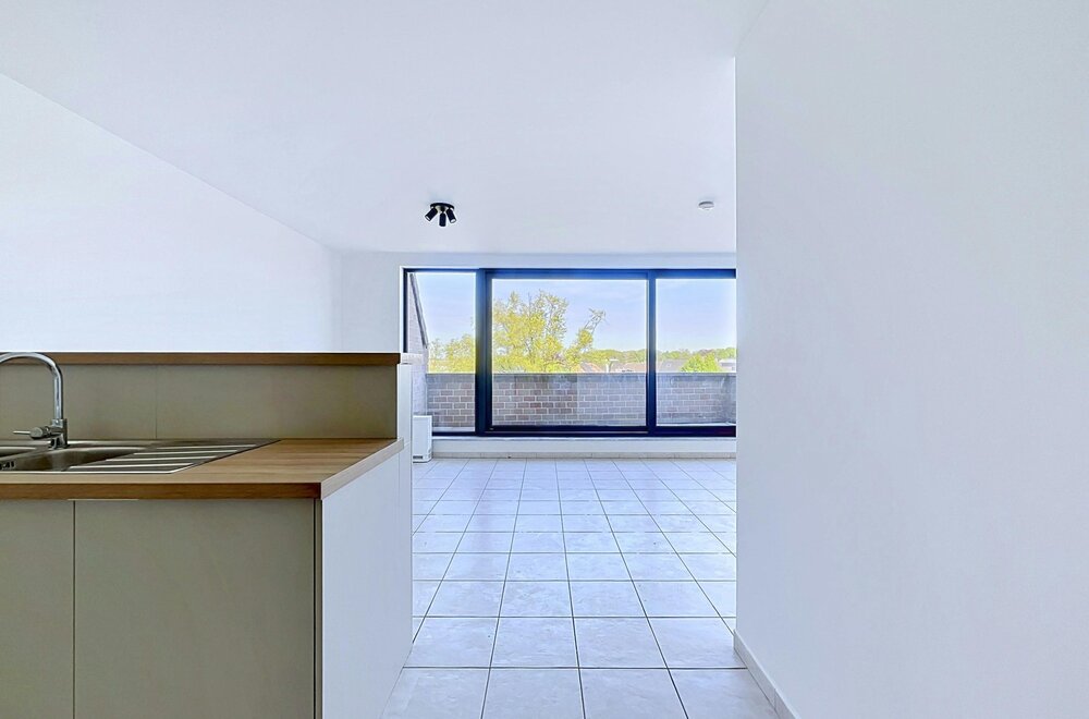 appartement-met-2-slaapkamers-en-garage-aan-het-station-van-eeklo004.jpg
