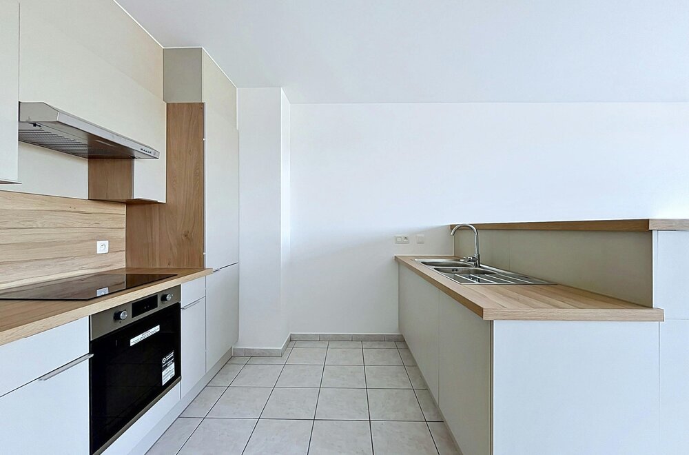 appartement-met-2-slaapkamers-en-garage-aan-het-station-van-eeklo005.jpg