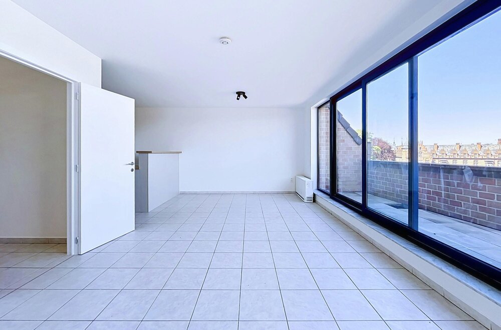 appartement-met-2-slaapkamers-en-garage-aan-het-station-van-eeklo006.jpg