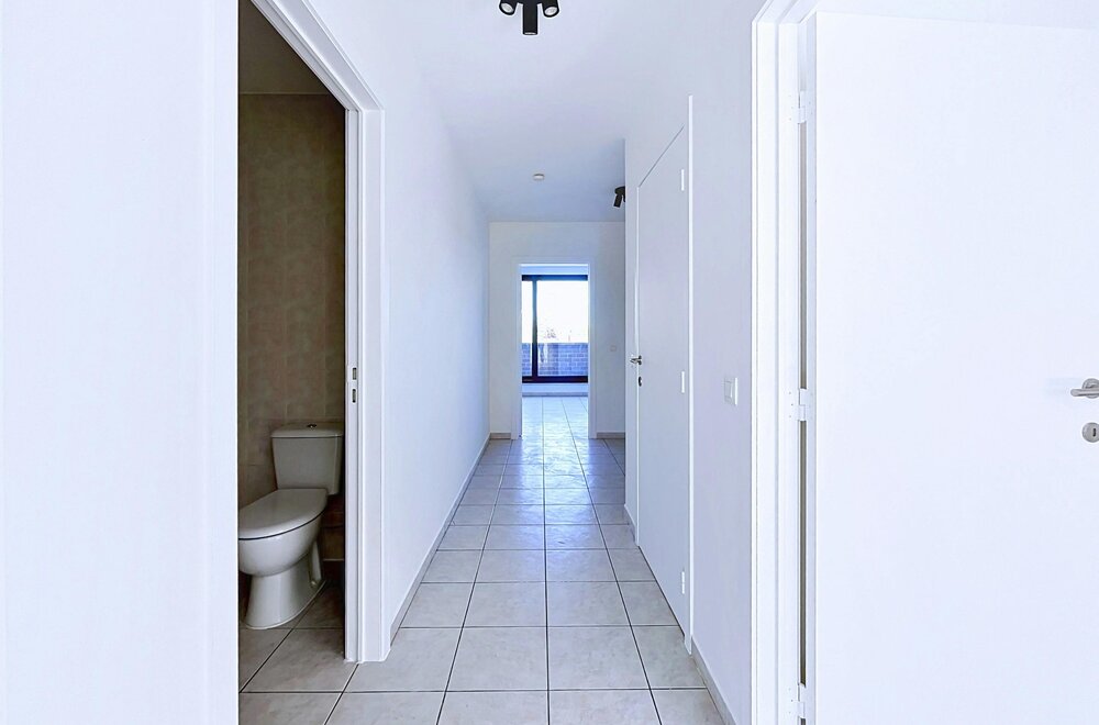 appartement-met-2-slaapkamers-en-garage-aan-het-station-van-eeklo013.jpg