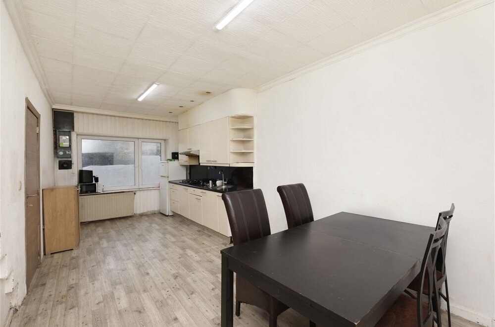 gunstig-gelegen-gezinswoning-in-hartje-sint-truiden002.jpg