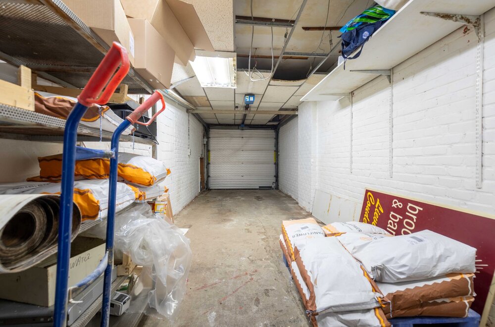 opbrengsteigendom-met-handelszaak-atelier-en-3-woningen012.jpg