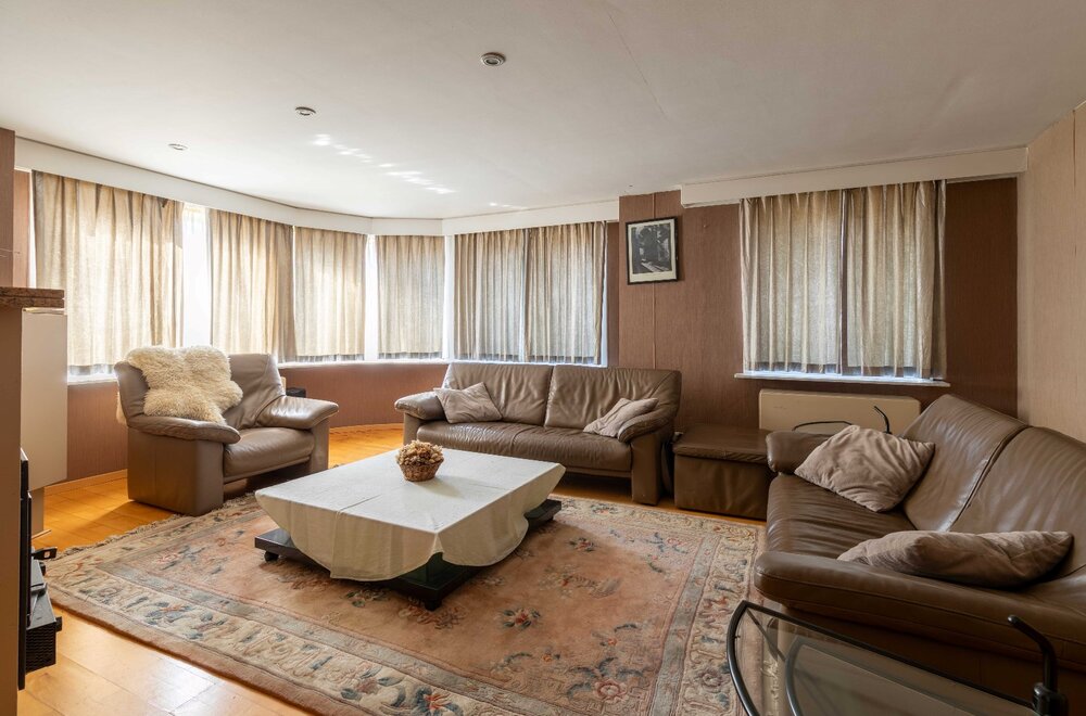 opbrengsteigendom-met-handelszaak-atelier-en-3-woningen014.jpg