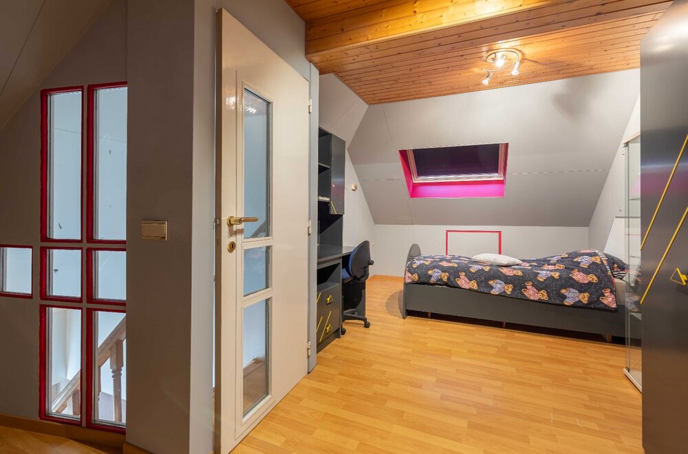 opbrengsteigendom-met-handelszaak-atelier-en-3-woningen017.jpg