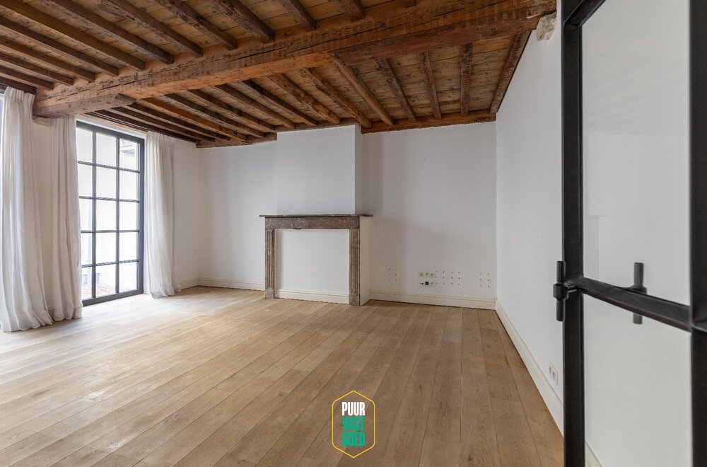 prachtig-gerestaureerde-hoekwoning-met-grote-garage-bij-t-zand006.jpg