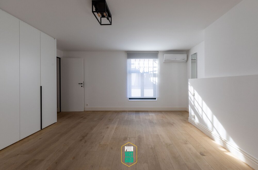 prachtig-gerestaureerde-hoekwoning-met-grote-garage-bij-t-zand016.jpg