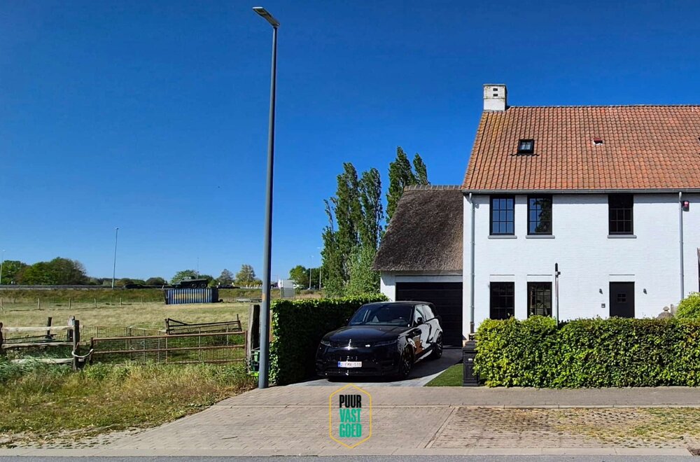 recente-perfect-afgewerkte-halfopen-ruime-knokse-villa-001.jpg