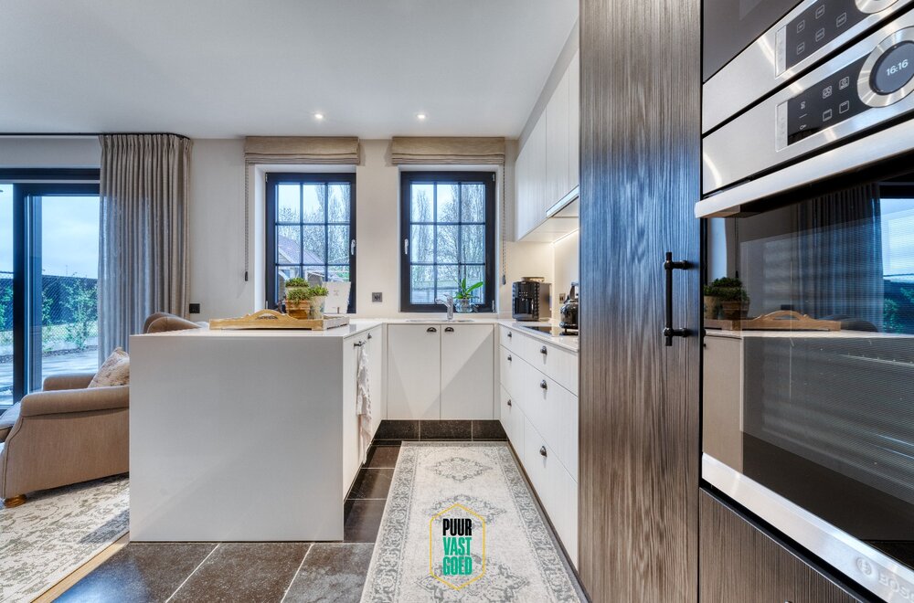 recente-perfect-afgewerkte-halfopen-ruime-knokse-villa-007.jpg