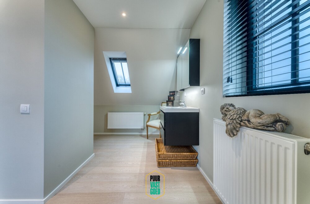 recente-perfect-afgewerkte-halfopen-ruime-knokse-villa-019.jpg