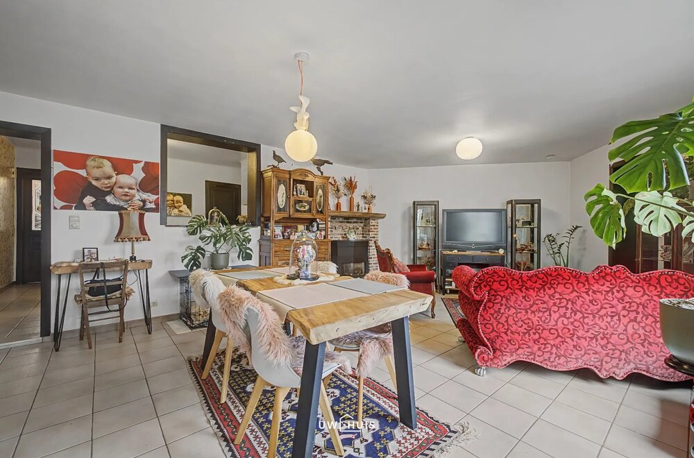karaktervolle-starterswoning-met-3-slaapkamers-en-zonnige-tuin-in-het-centrum-van-beveren003.jpg