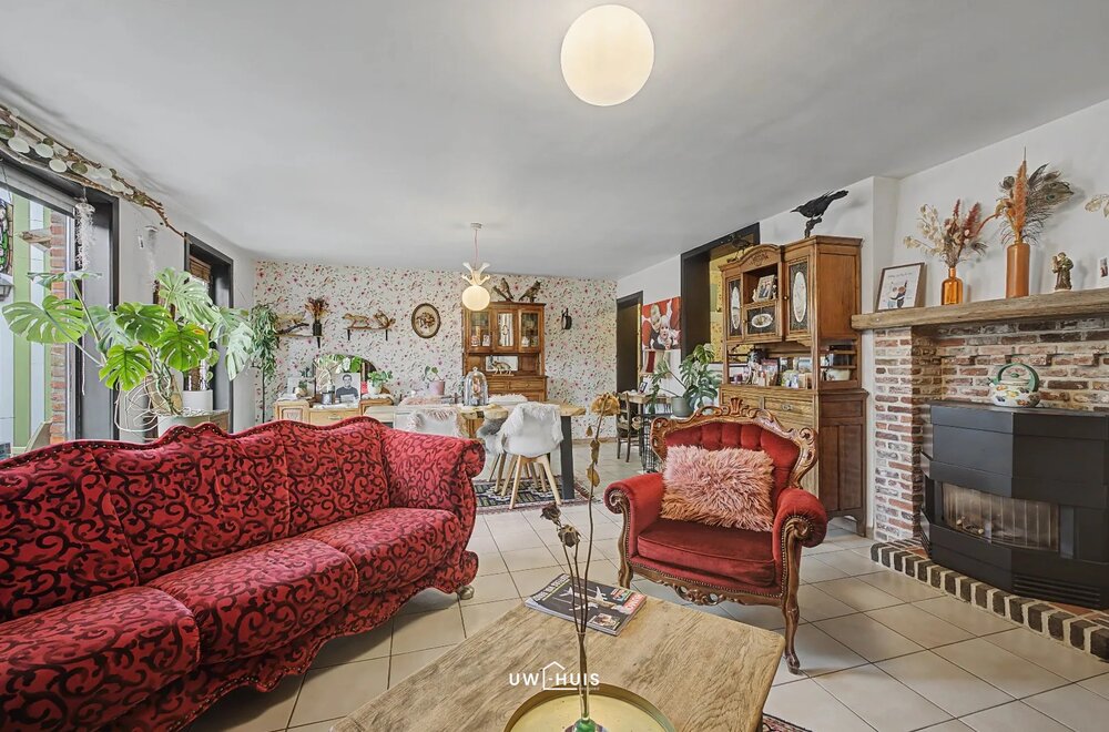 karaktervolle-starterswoning-met-3-slaapkamers-en-zonnige-tuin-in-het-centrum-van-beveren004.jpg