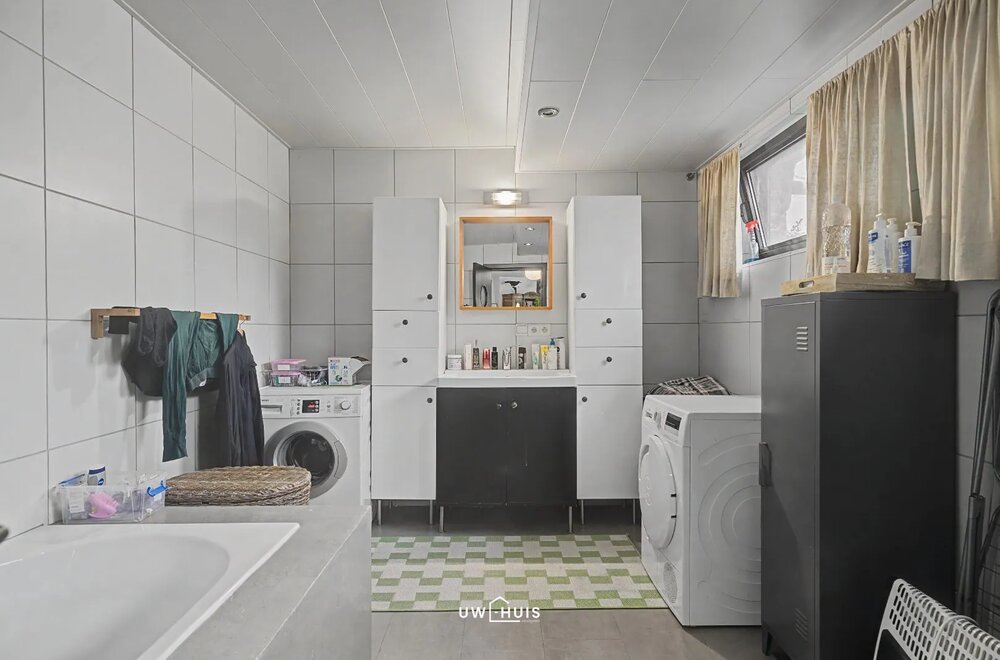 karaktervolle-starterswoning-met-3-slaapkamers-en-zonnige-tuin-in-het-centrum-van-beveren007.jpg