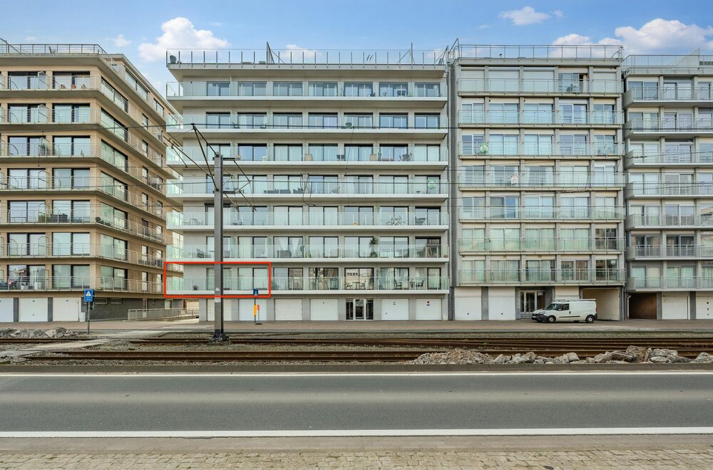 lichtrijk-hoekappartement-met-terrassen-vlakbij-zeedijk-002.jpg
