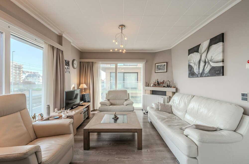 lichtrijk-hoekappartement-met-terrassen-vlakbij-zeedijk-005.jpg