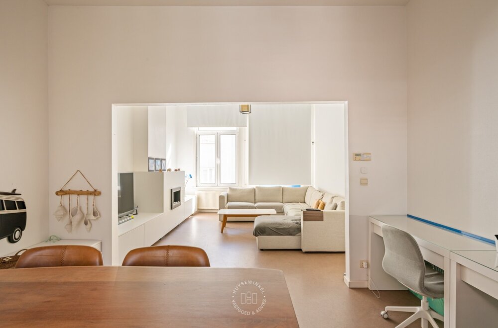 opbrengsteigendom-met-vier-appartementen-garage001.jpg