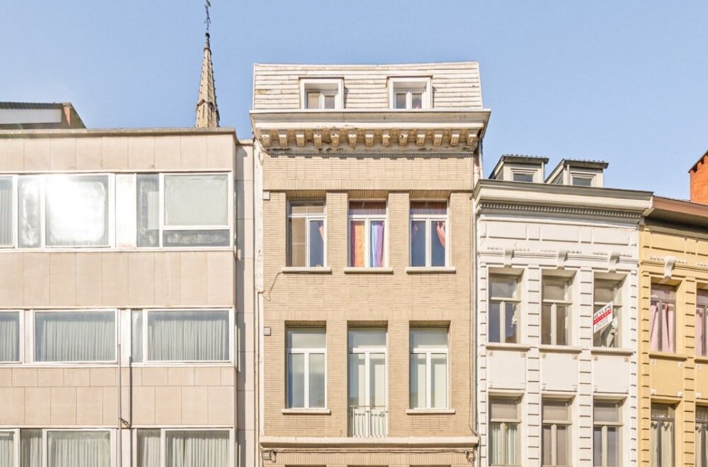 opbrengsteigendom-met-vier-appartementen-garage002.jpg