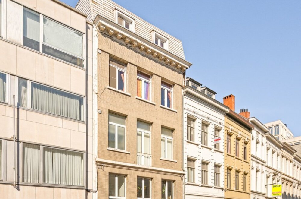 opbrengsteigendom-met-vier-appartementen-garage003.jpg