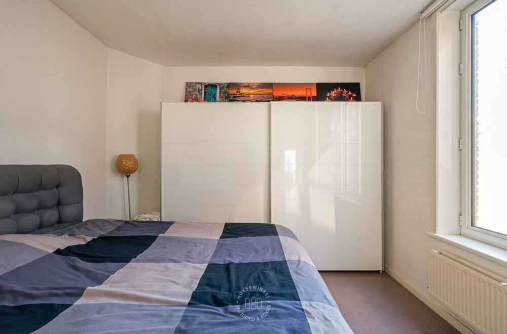 opbrengsteigendom-met-vier-appartementen-garage007.jpg