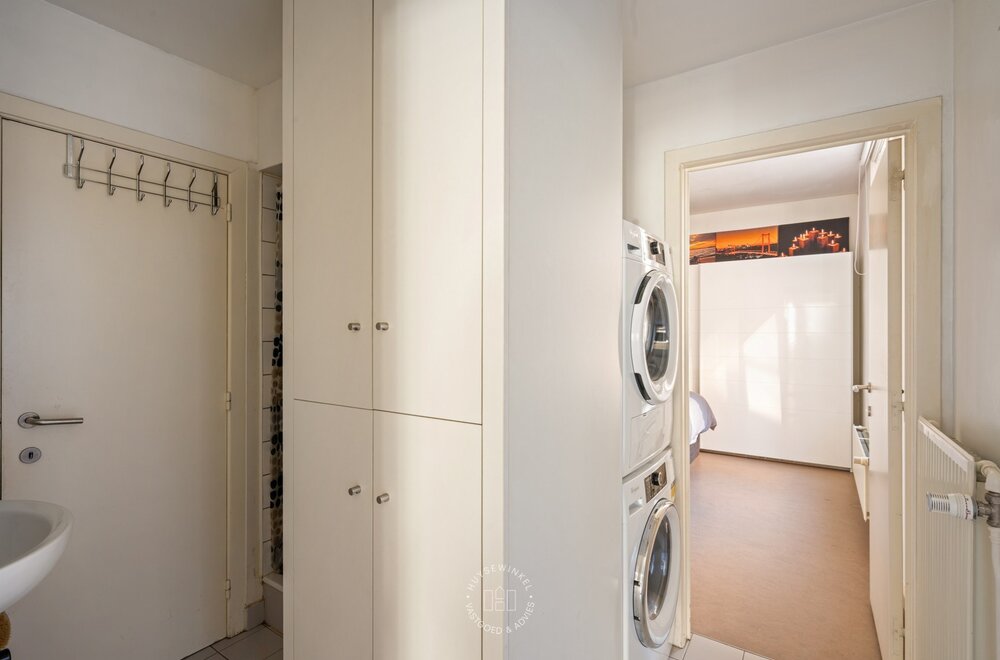 opbrengsteigendom-met-vier-appartementen-garage008.jpg
