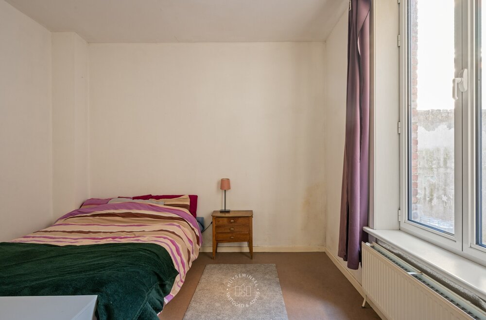 opbrengsteigendom-met-vier-appartementen-garage017.jpg