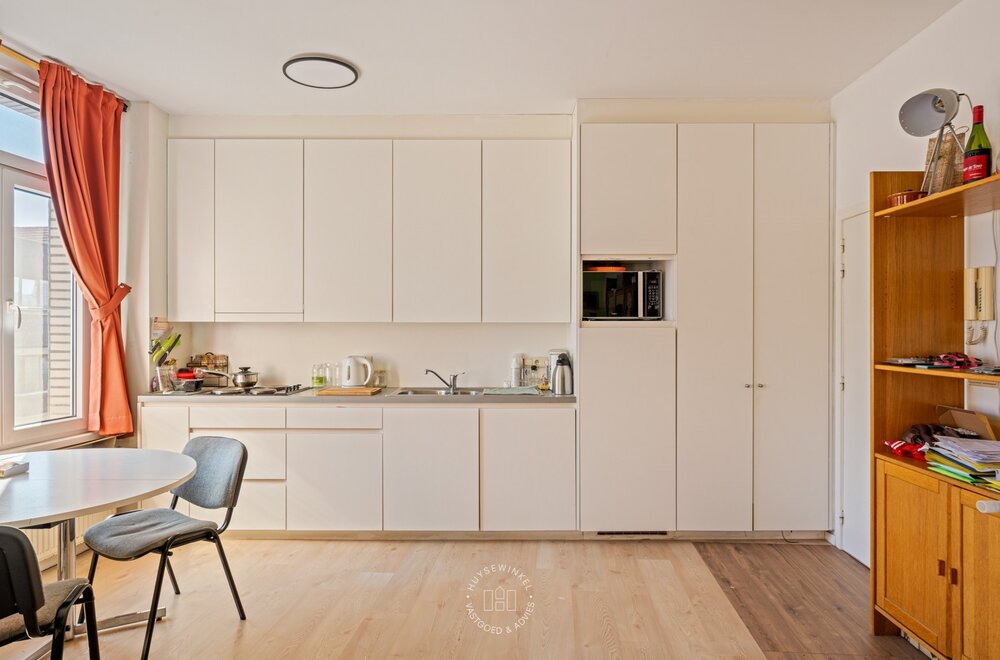 opbrengsteigendom-met-vier-appartementen-garage019.jpg