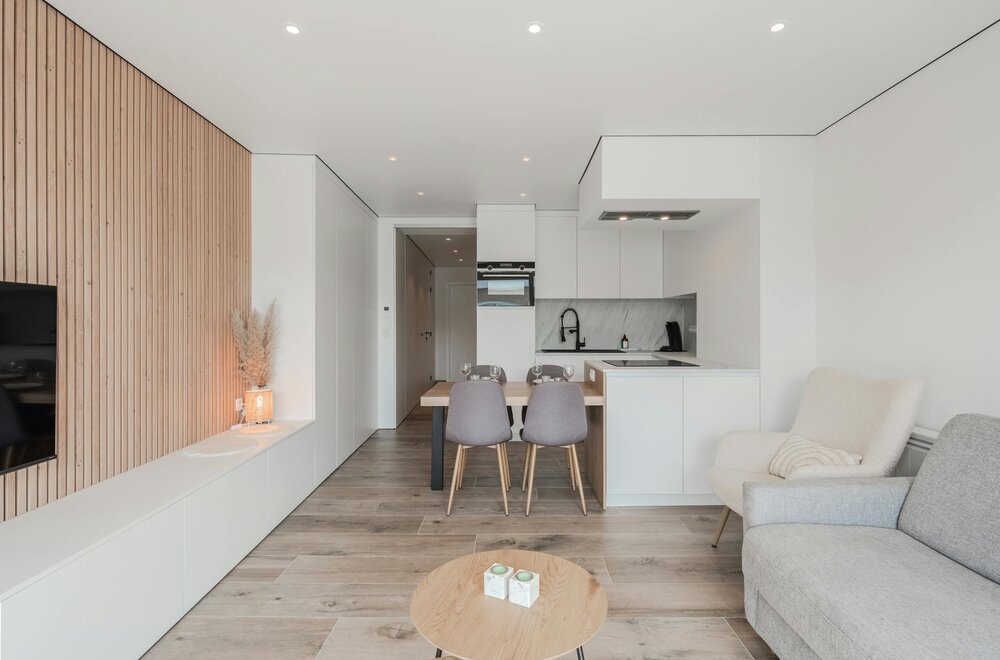 lichtrijke-gerenoveerde-studio-met-zijdelings-zeezicht-006.jpg