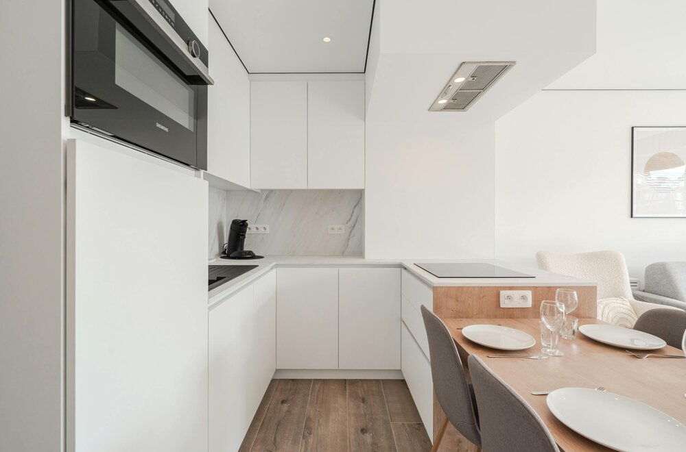 lichtrijke-gerenoveerde-studio-met-zijdelings-zeezicht-012.jpg