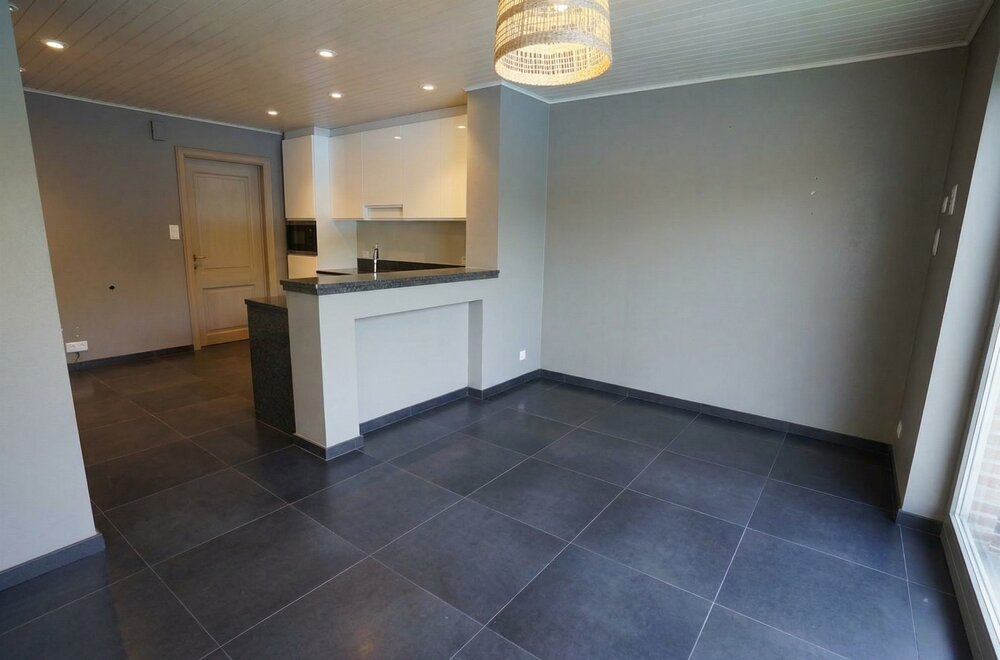 een-verrassing-van-formaat-halfopen-wonen-met-alle-extra-s011.jpg