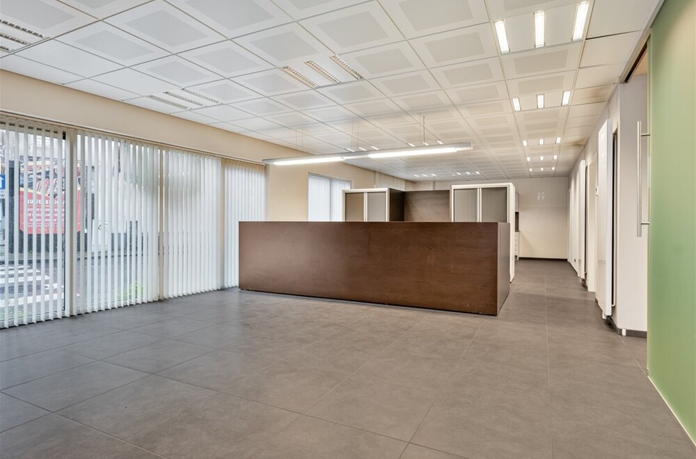 -handelsruimte-kantoor-111-m-nabij-de-varkensmarkt-aalst002.jpg