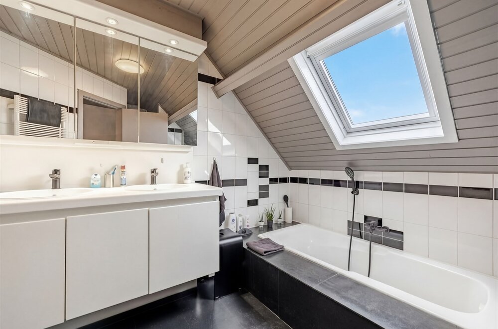 prachtig-winkelpand-met-duplex-op-groot-perceel020.jpg