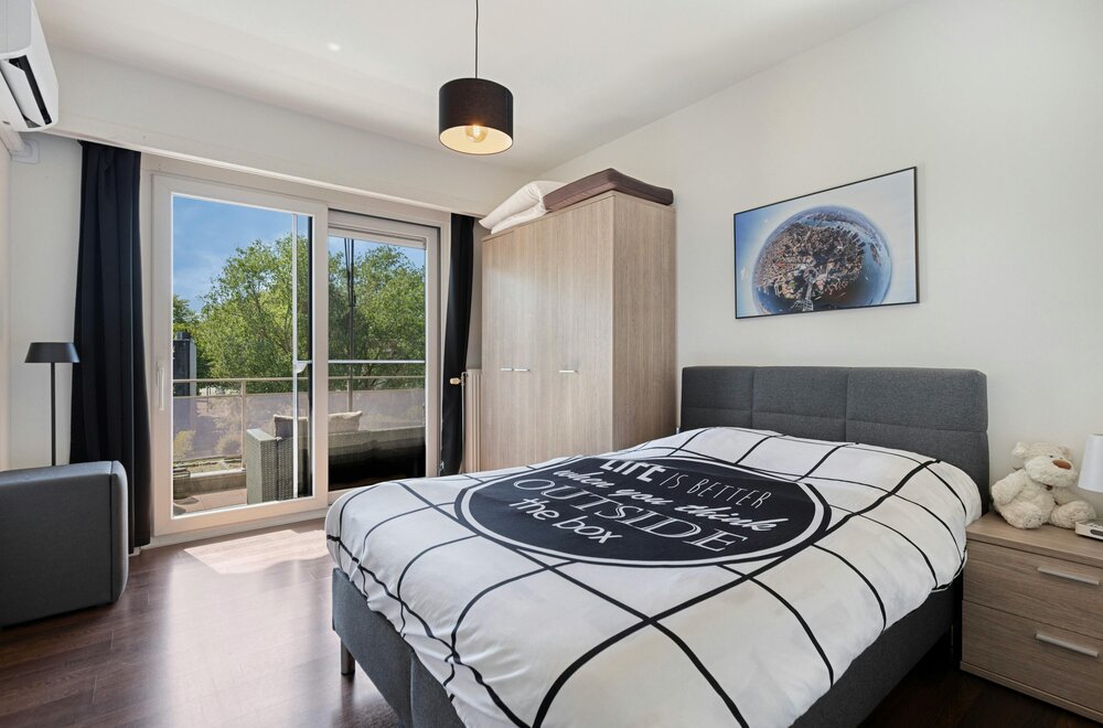appartement-met-2-slaapkamers-terras-en-garagebox-te-koop-in-wilrijk010.jpg