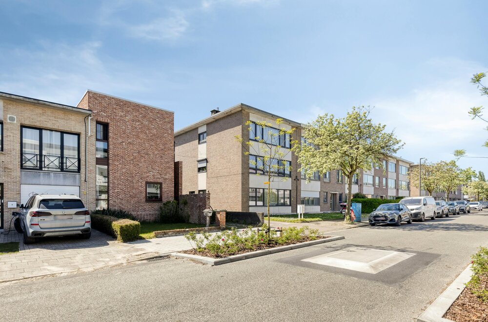 appartement-met-2-slaapkamers-terras-en-garagebox-te-koop-in-wilrijk015.jpg