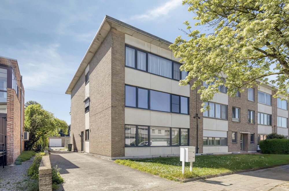 appartement-met-2-slaapkamers-terras-en-garagebox-te-koop-in-wilrijk017.jpg