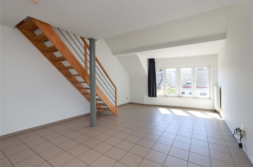instapklaar-appartement-met-terras-en-autostaanplaats-in-centrum-leopoldsburg002.jpg
