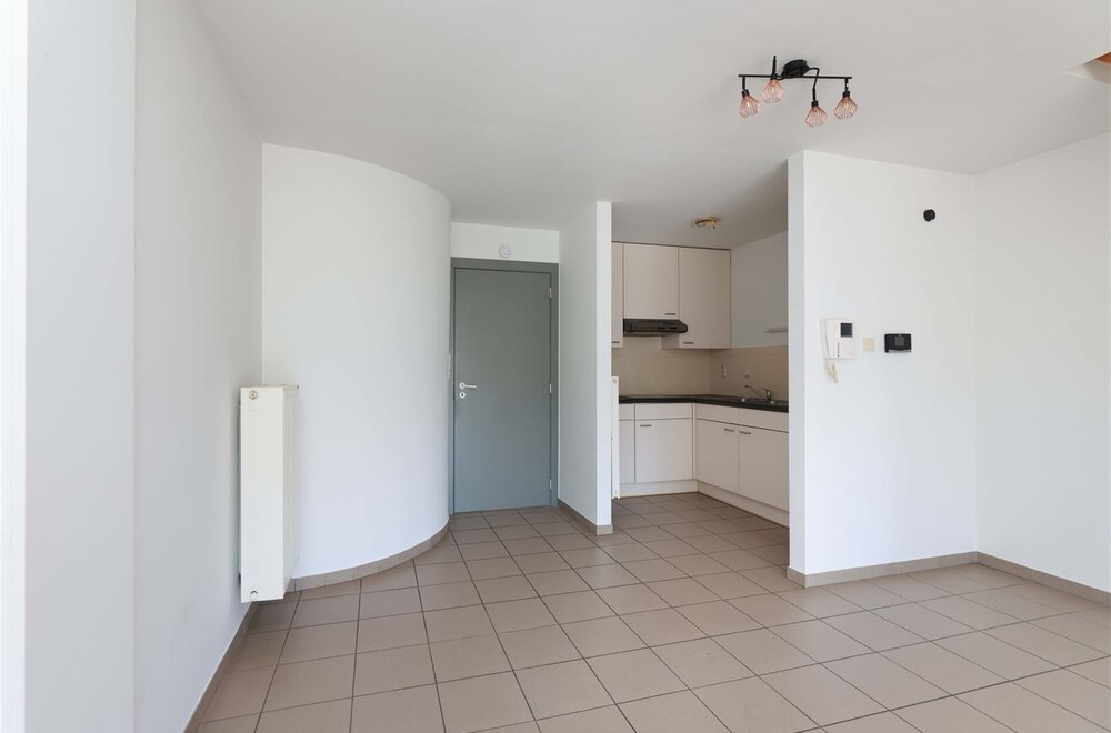 instapklaar-appartement-met-terras-en-autostaanplaats-in-centrum-leopoldsburg006.jpg