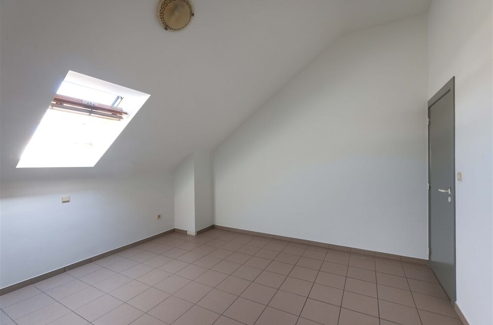 instapklaar-appartement-met-terras-en-autostaanplaats-in-centrum-leopoldsburg007.jpg