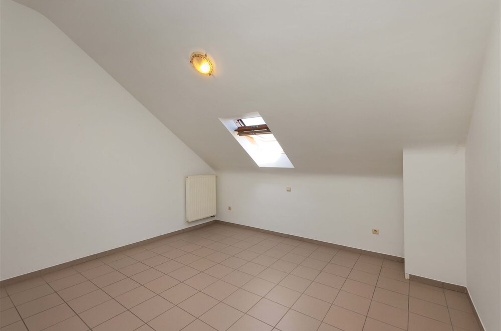 instapklaar-appartement-met-terras-en-autostaanplaats-in-centrum-leopoldsburg008.jpg