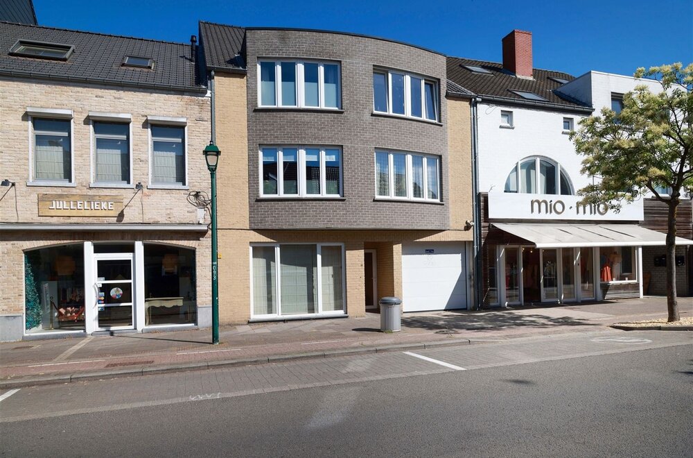 instapklaar-appartement-met-terras-en-autostaanplaats-in-centrum-leopoldsburg014.jpg