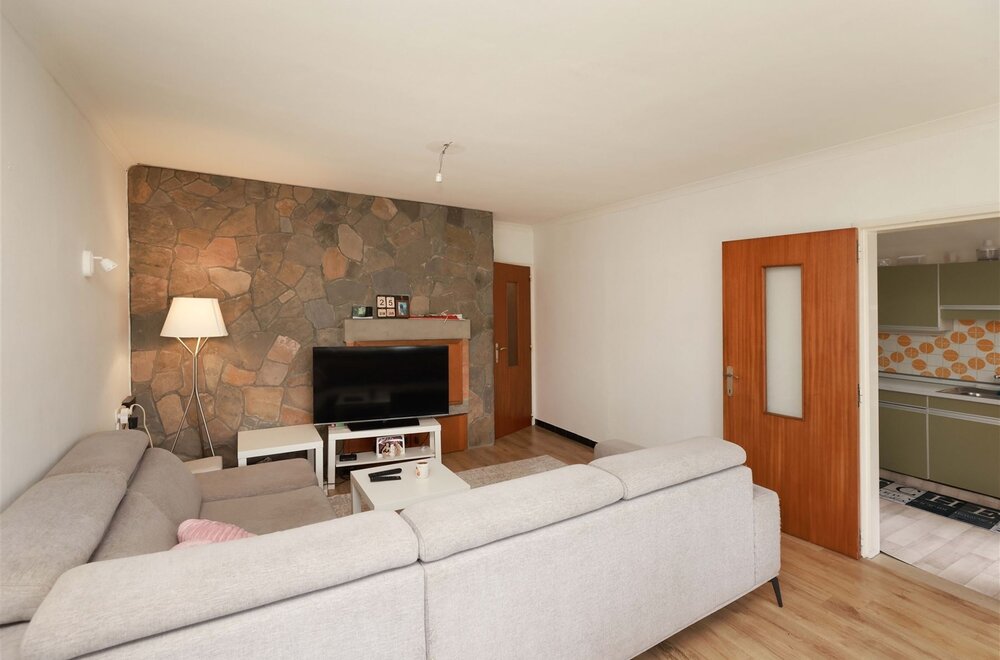 centraal-gelegen-appartement-met-2-slaapkamers-n-terras-aan-de-stadsrand-van-hasselt-investeringsappartement-005.jpg