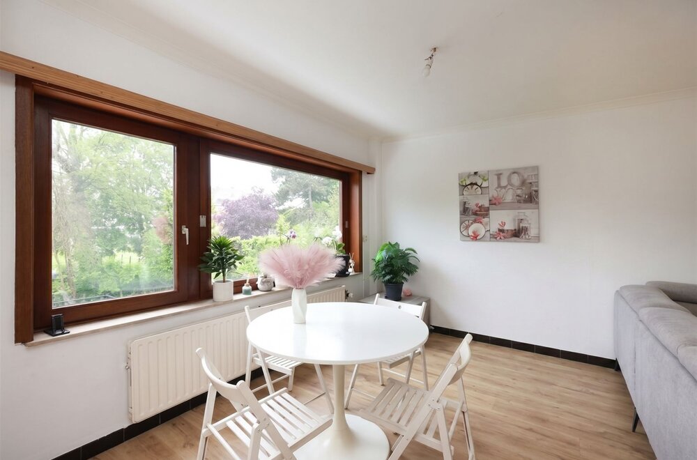 centraal-gelegen-appartement-met-2-slaapkamers-n-terras-aan-de-stadsrand-van-hasselt-investeringsappartement-007.jpg