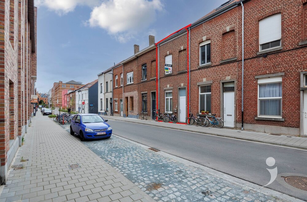studentenhuis-met-drie-studio-s-001.jpg