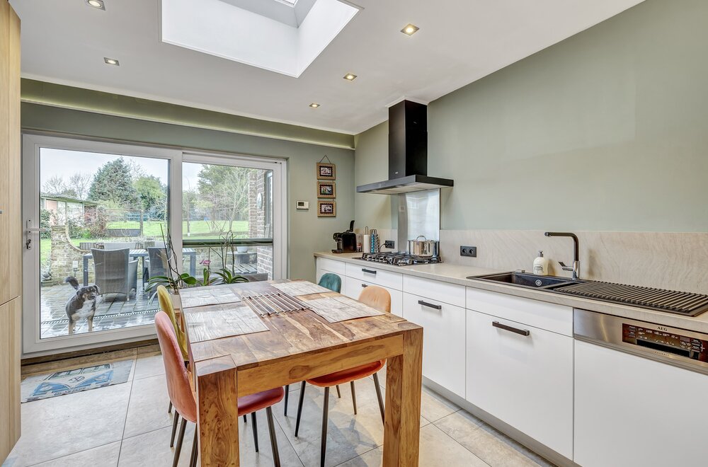 instapklare-rijwoning-met-2-kamers-op-gunstige-ligging-004.jpg