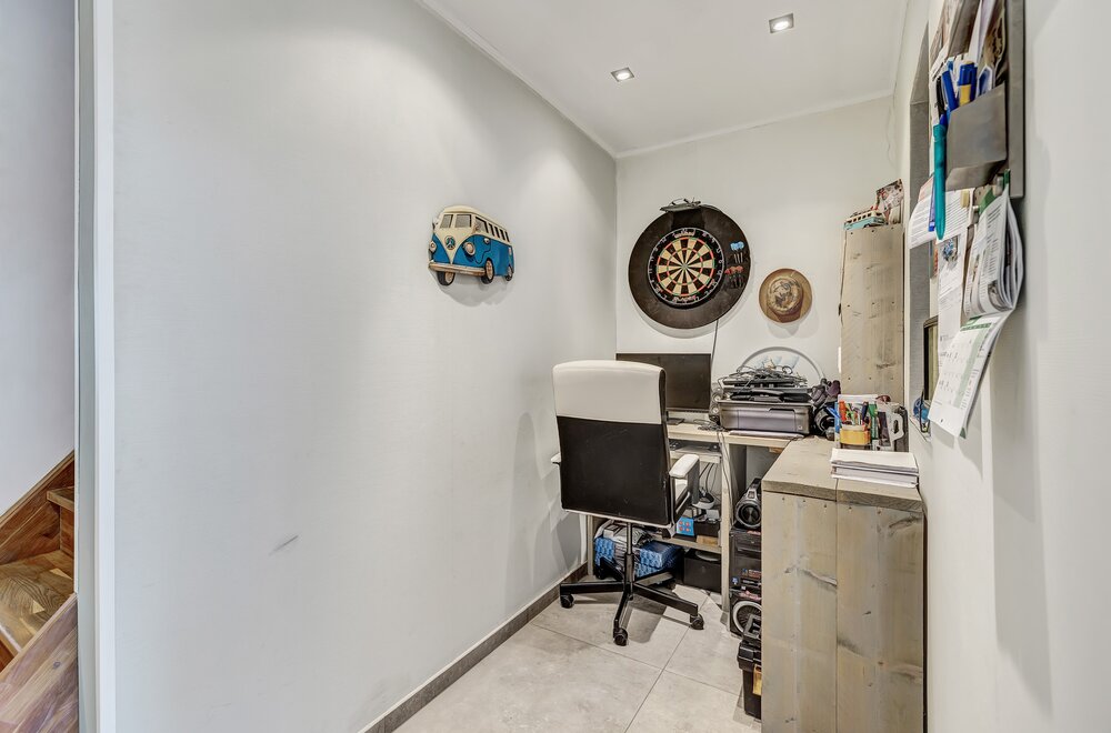 instapklare-rijwoning-met-2-kamers-op-gunstige-ligging-006.jpg