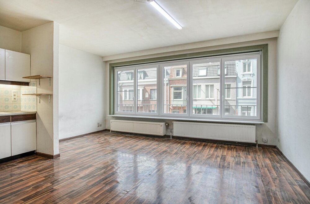 centraal-gelegen-studio-te-koop-in-kortrijk003.jpg