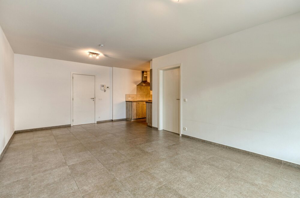 instapklaar-1-slaapkamerappartement-met-garagebox-in-centrum-eeklo005.jpg
