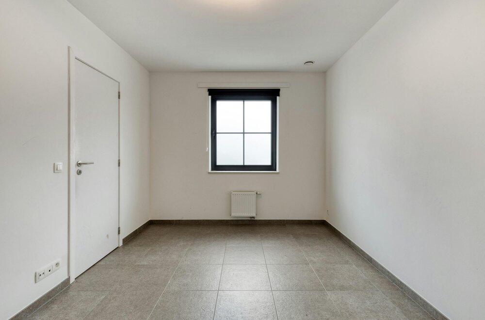 instapklaar-1-slaapkamerappartement-met-garagebox-in-centrum-eeklo009.jpg