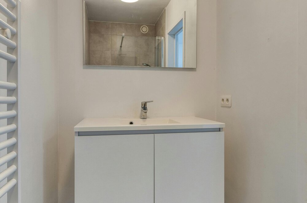 instapklaar-1-slaapkamerappartement-met-garagebox-in-centrum-eeklo011.jpg