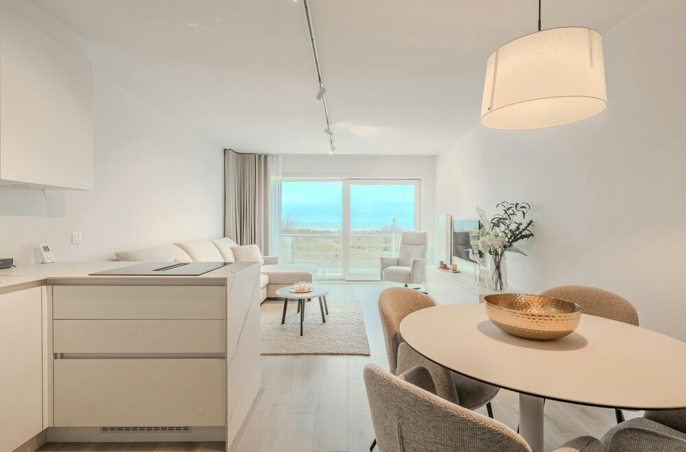 high-end-gerenoveerd-appartement-met-frontaal-zeezicht-002.jpg