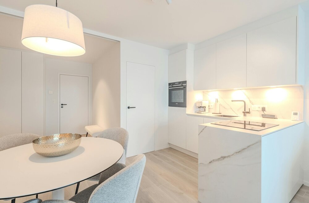 high-end-gerenoveerd-appartement-met-frontaal-zeezicht-008.jpg